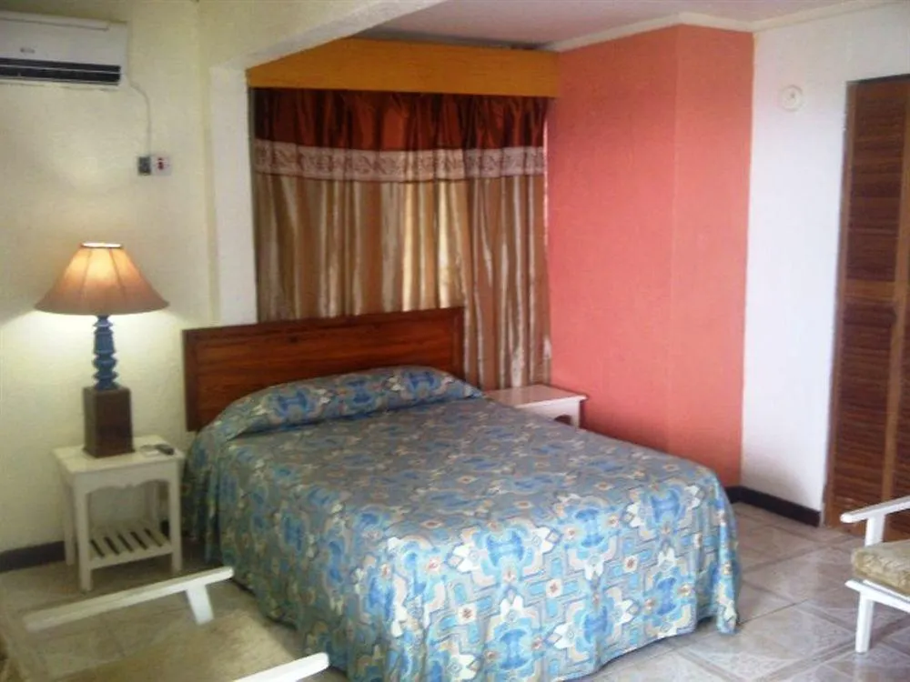Cariblue Hotel & Scuba Resort Montego Bay 3*,